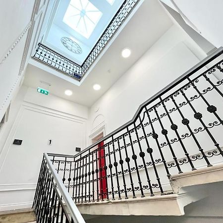 Unique & Luxurious 2 Bedroom City Centre Apartment 노팅엄 외부 사진